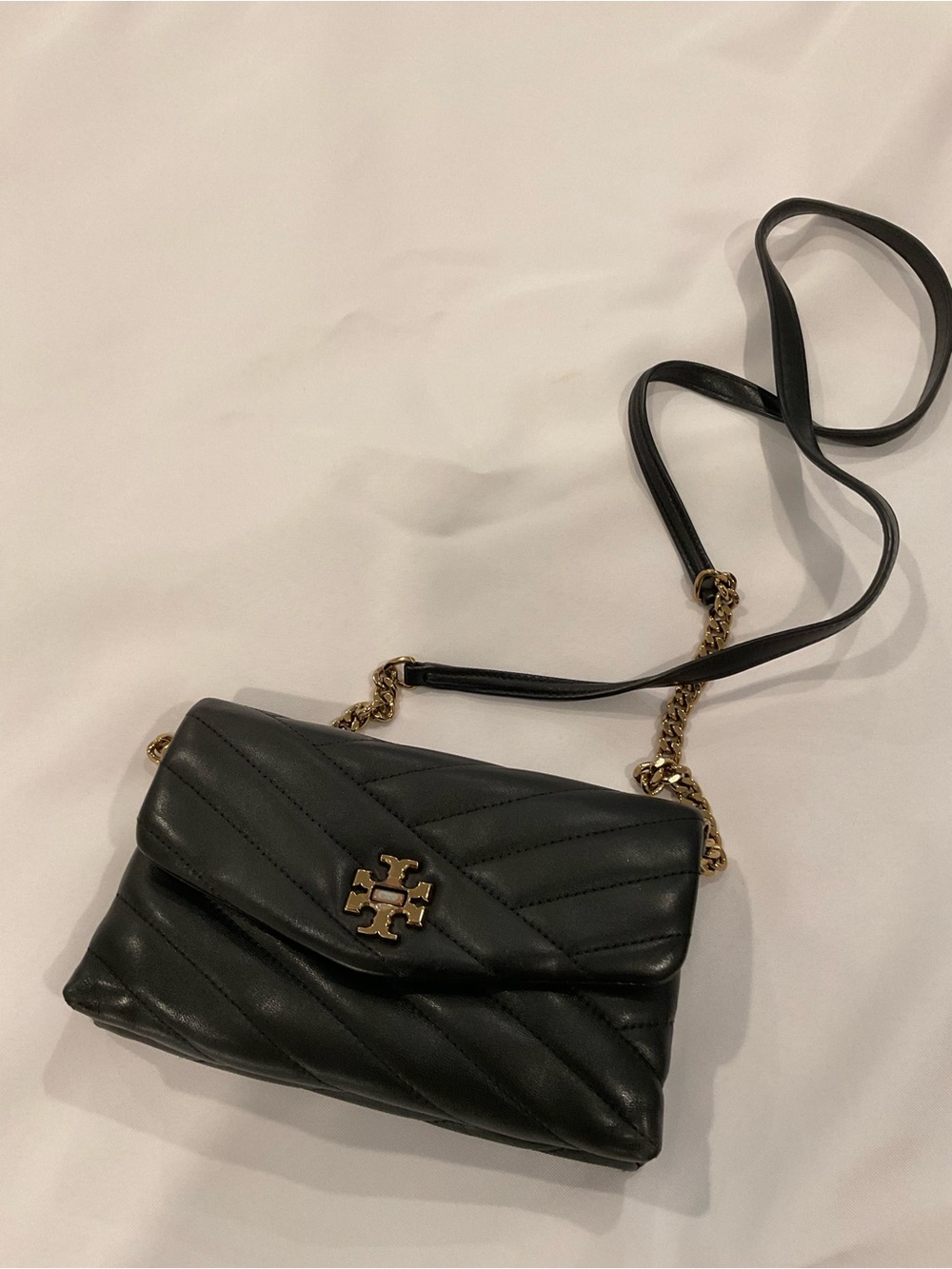 Tory Burch Kira chevron Quilted Leather Shoulder Bag in Black